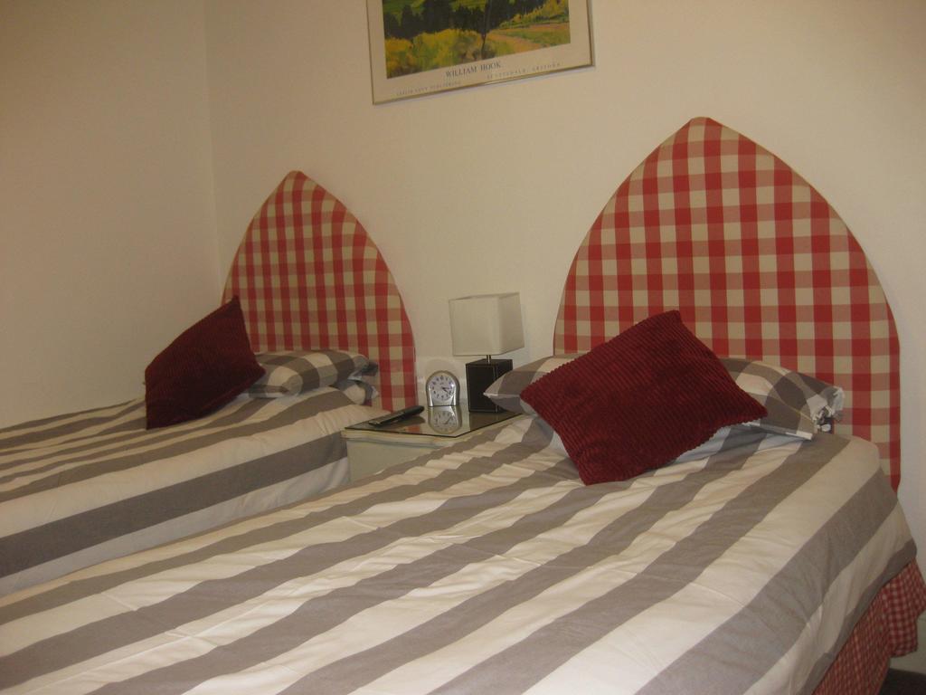 Acorns Guest House Combe Martin Habitación foto